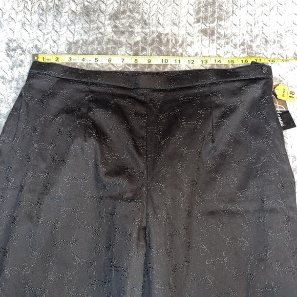 NWT Alanni Woman Straight Leg Black Embroidered Trousers. Size 18.  Side zipper - Picture 10 of 13